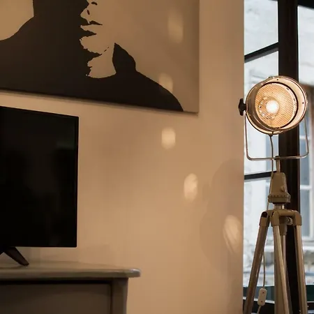 Old Town Apartment *